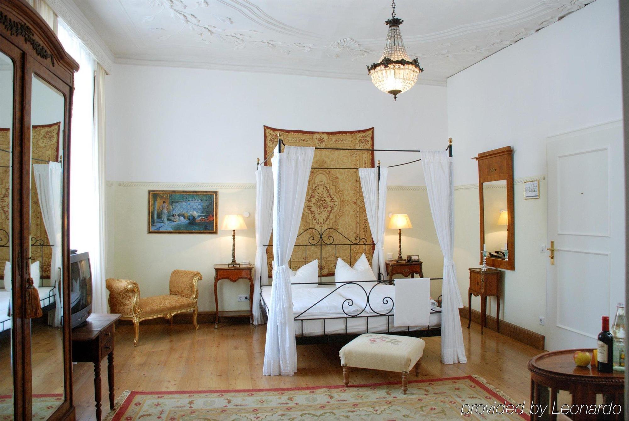Hotel Orphee - Grosses Haus Regensburg Szoba fotó