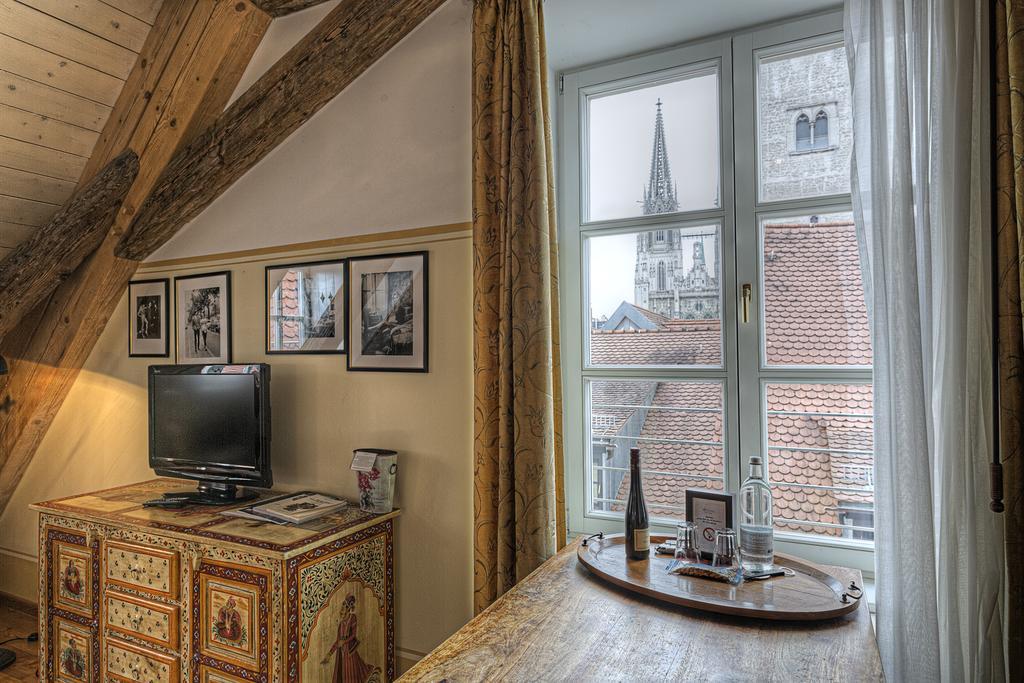 Hotel Orphee - Grosses Haus Regensburg Kültér fotó