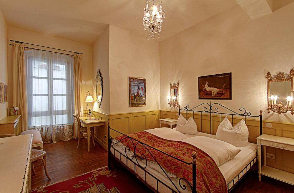 Hotel Orphee - Grosses Haus Regensburg Kültér fotó
